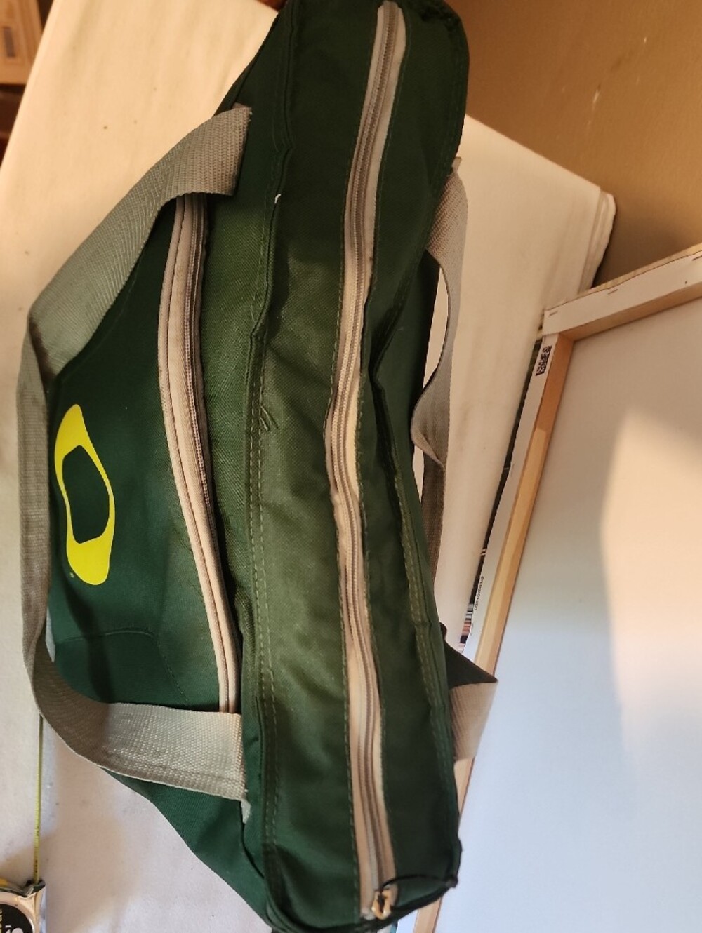 University of Oregon Green Tote Bag with Yellow O Logo - Picture 4 of 15